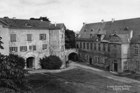 Historische Aufnahme vom Innenhof von Schloß Broich