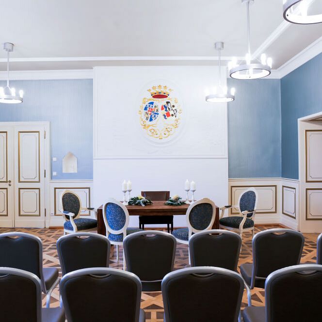 Reihenbestuhlung für eine Trauung im Wappenzimmer von Schloß Broich