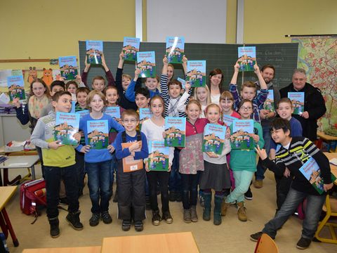 Schloss-Retter: Kinder der Klasse 4b von er Lierbergschule in Mülheim an der Ruhr