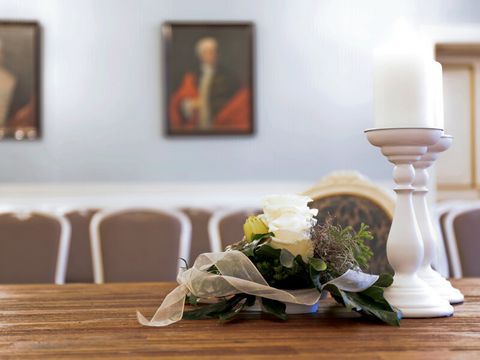 Hochzeitsdekoration im Wappenzimmer von Schloß Broich
